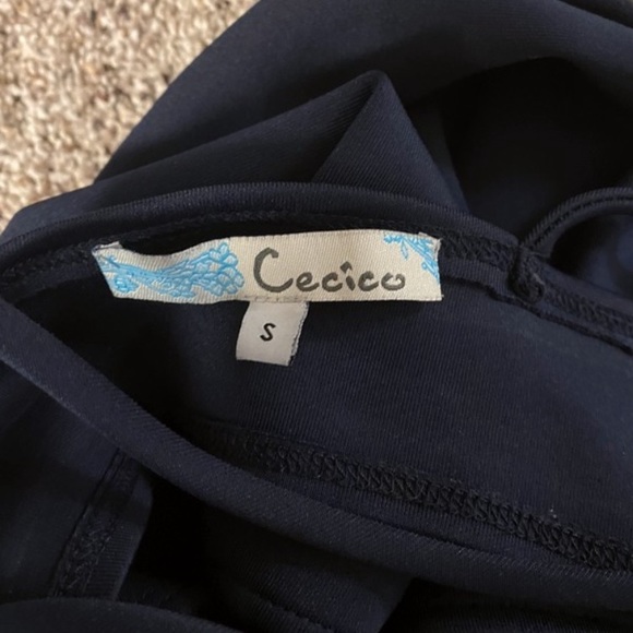 Beautiful dress - Picture 3 of 3